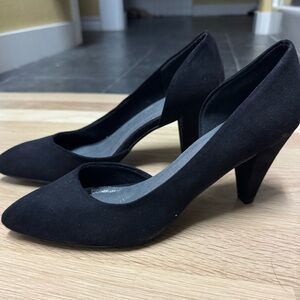 NWT Chinese Laundry black suede Angelina heels - W9